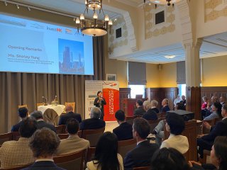 No comment added to this photo.