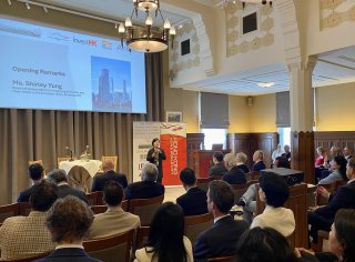 No comment added to this photo.