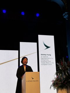 No comment added to this photo.