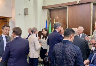 No comment added to this photo.