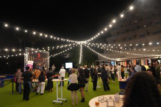 No comment added to this photo.