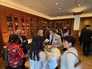 No comment added to this photo.