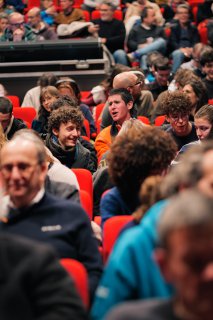 No comment added to this photo.