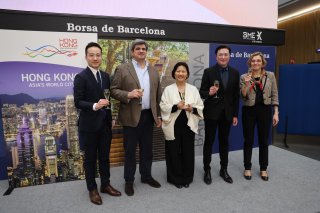 The Hong Kong Economic and Trade Office in Brussels (Brussels ETO) continues to hold Chinese New Year celebrations in Europe. Photo shows (from left) Deputy Representative of Brussels ETO Mr Kasper Ng; the President of the Spain Hong Kong Business Association, Mr Ricardo Ferrer; the Special Representative for the Hong Kong Economic and Trade Affairs to the European Union, Ms Shirley Yung; the Director of France, Spain and Portugal of the Hong Kong Trade Development Council, Mr Christopher Lai; and the Head of Business and Talent Attraction/Investment Promotion of the Invest Hong Kong Brussels office, Ms Paula Kant, toasting at the Chinese New Year reception in Barcelona, Spain, on March 4 (Barcelona time).