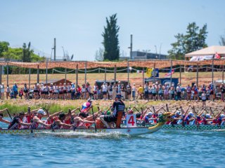 The Hong Kong Economic and Trade Office in Brussels supported the seventh Barcelona International Dragon Boat Festival held from May 22 to 24 (Barcelona Time) in Castelldefels, Barcelona, in Spain. Photo shows dragon boats racing at the Festival on May 24.